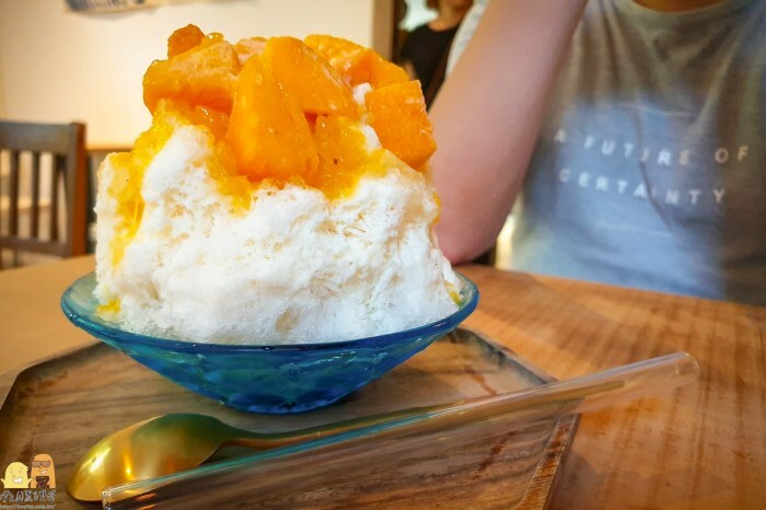 南庄老街必吃江記花蜜桂花釀冰鎮湯圓！倒滿整碗的桂花釀，好吃又豪邁