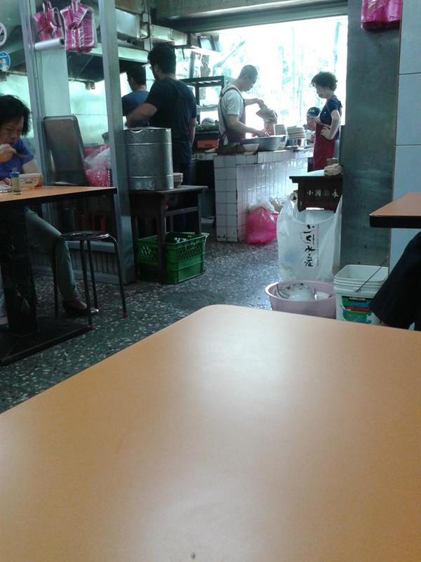 賣麵炎仔－金泉小吃店：{食記}迪化街老家美食巡禮之 '賣麵炎仔'切仔麵