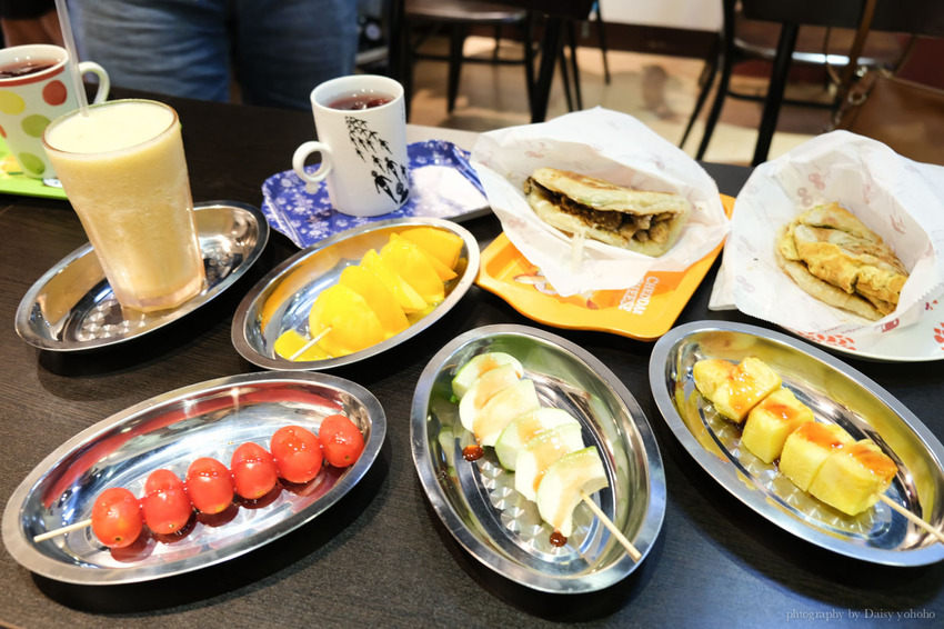 賣麵炎仔金泉小吃店 大稻埕 x 米其林必比登推薦的人氣麵店！大稻埕小吃