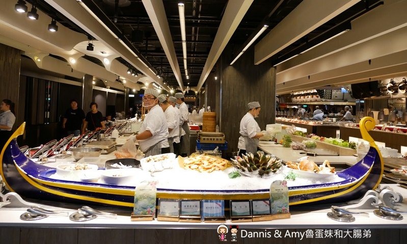 《吃到飽餐廳推薦》饗食天堂台北京站店必吃餐點懶人包分享。肋眼牛排x焗烤生蠔x龍膽石斑BUFFET餐點升級再進化︱聚餐好選擇（影片）