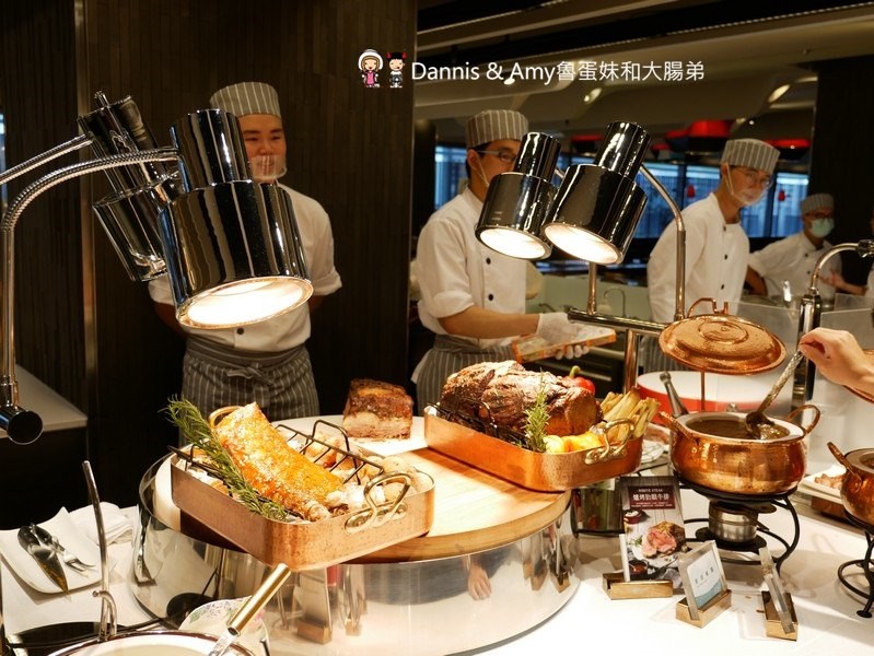 《吃到飽餐廳推薦》饗食天堂台北京站店必吃餐點懶人包分享。肋眼牛排x焗烤生蠔x龍膽石斑BUFFET餐點升級再進化︱聚餐好選擇（影片）