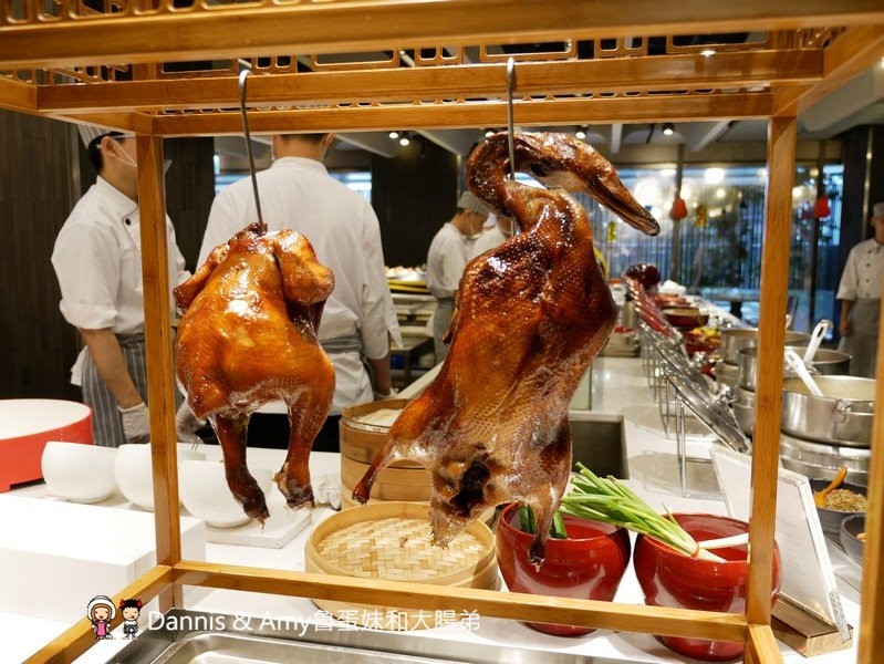 《吃到飽餐廳推薦》饗食天堂台北京站店必吃餐點懶人包分享。肋眼牛排x焗烤生蠔x龍膽石斑BUFFET餐點升級再進化︱聚餐好選擇（影片）