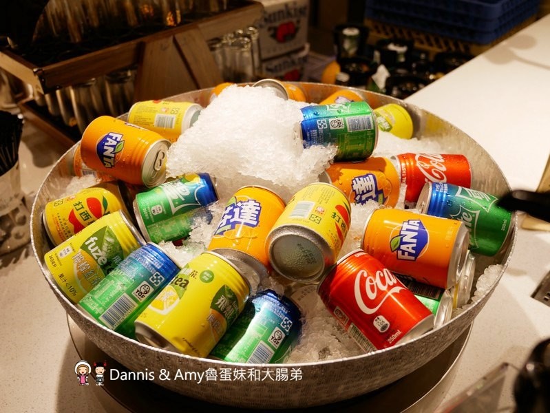 《吃到飽餐廳推薦》饗食天堂台北京站店必吃餐點懶人包分享。肋眼牛排x焗烤生蠔x龍膽石斑BUFFET餐點升級再進化︱聚餐好選擇（影片）