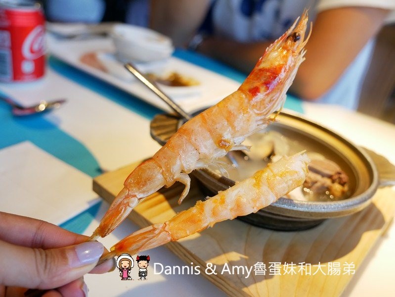 《吃到飽餐廳推薦》饗食天堂台北京站店必吃餐點懶人包分享。肋眼牛排x焗烤生蠔x龍膽石斑BUFFET餐點升級再進化︱聚餐好選擇（影片）