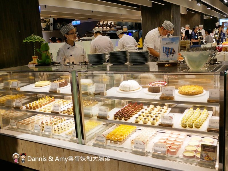 《吃到飽餐廳推薦》饗食天堂台北京站店必吃餐點懶人包分享。肋眼牛排x焗烤生蠔x龍膽石斑BUFFET餐點升級再進化︱聚餐好選擇（影片）