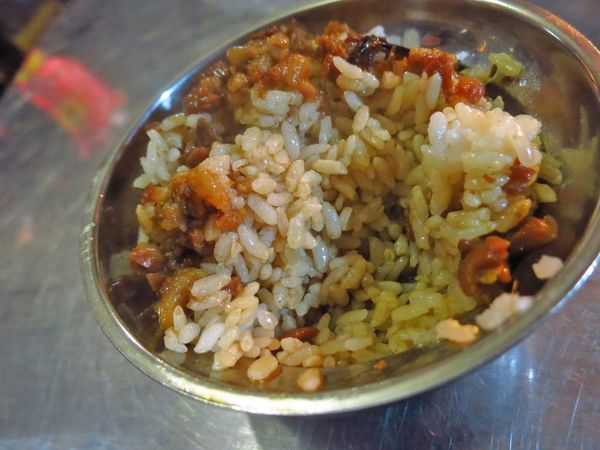 【台北美食】鴨頭正二代滷肉飯-湯頭鮮美的瓜仔肉湯