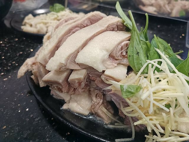台北市大同區後驛鵝肉店 | 台北後車站美食．鵝肉鮮嫩多汁又順口．也可以品嚐鴨肉的美味