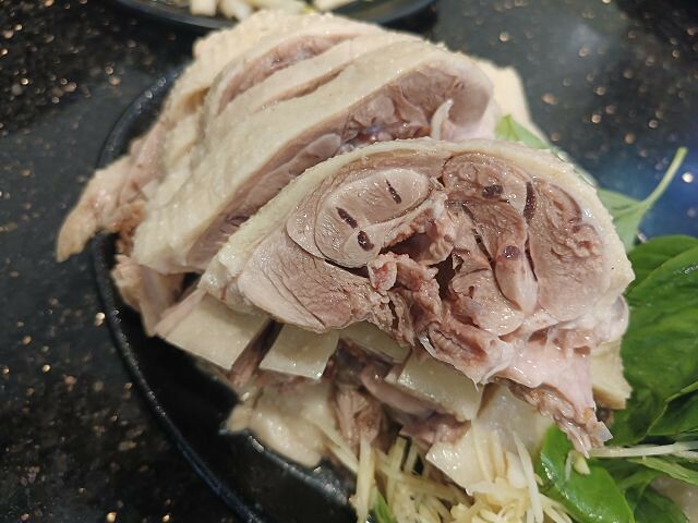 台北市大同區後驛鵝肉店 | 台北後車站美食．鵝肉鮮嫩多汁又順口．也可以品嚐鴨肉的美味