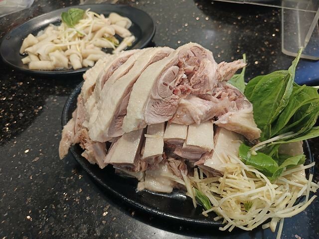 台北市大同區後驛鵝肉店 | 台北後車站美食．鵝肉鮮嫩多汁又順口．也可以品嚐鴨肉的美味