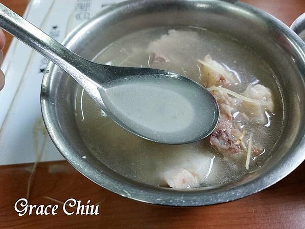 許仔豬腳麵線 綜合湯(豬腳+腿肉) 白湯豬腳 大稻埕慈聖宮