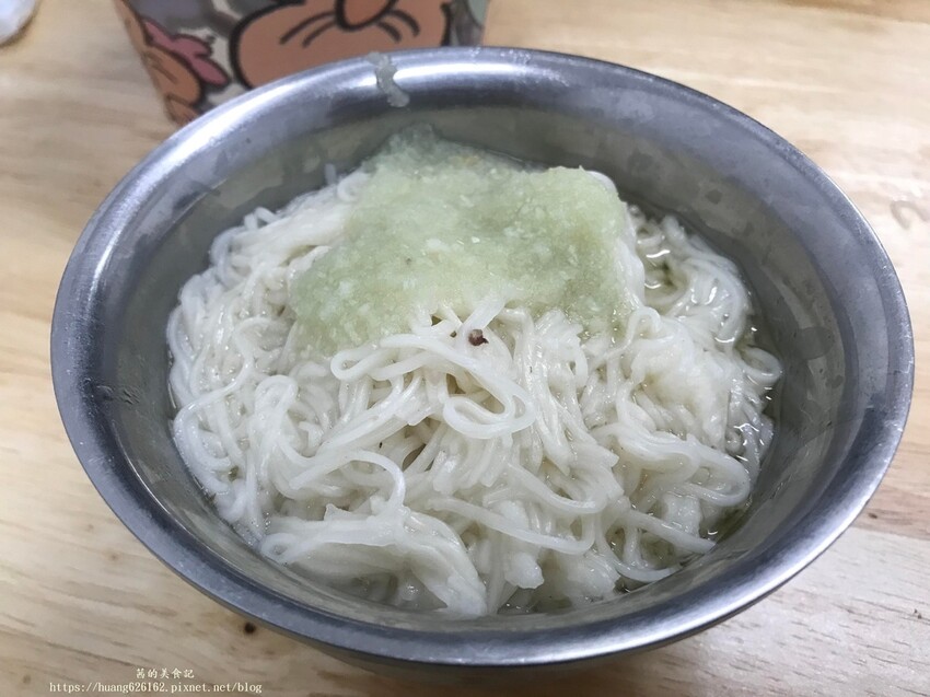 【台北大同區 】台北大稻埕慈聖宮美食『許仔豬腳麵線』原來白麵線加上蒜泥那麼絕配,豬腳湯還能無限續加~