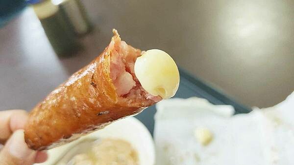 【板橋美食】油庫口蚵仔麵線|板橋最有名的蚵仔麵線與香腸美食