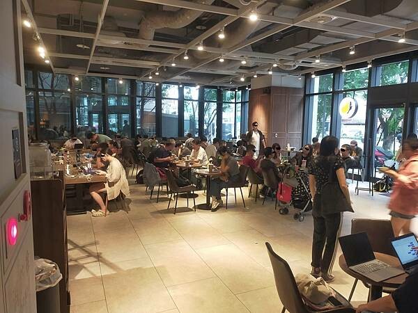 新北板橋油庫口蚵仔麵線~ 新北板橋油庫口蚵仔麵線~