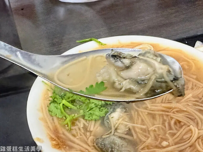 【新北食記】油庫口蚵仔麵線炭烤香腸 -