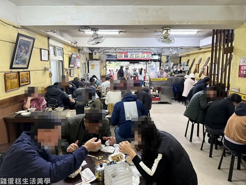 【新北食記】油庫口蚵仔麵線炭烤香腸 -