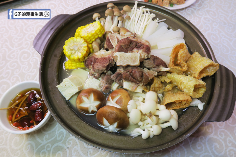 板橋熱炒-黑白泓生猛活海鮮.黑白泓海鮮燒烤-泓惠水產.年菜.鍋物