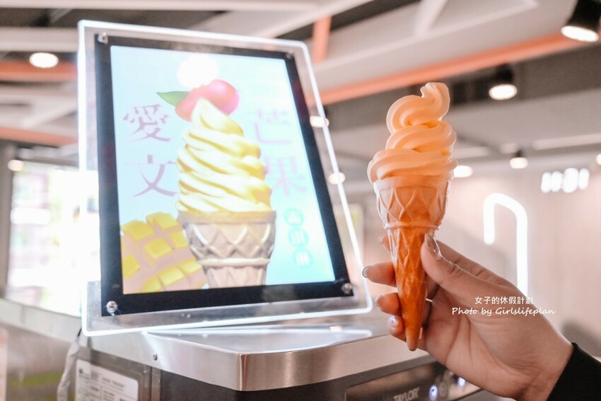 營業至凌晨4點老字號平價連鎖火鍋,自助吧除了汽水飲料還有楊枝甘露 、愛文芒果霜淇淋小美冰淇淋等可以吃到飽喝到飽,CP值有夠高