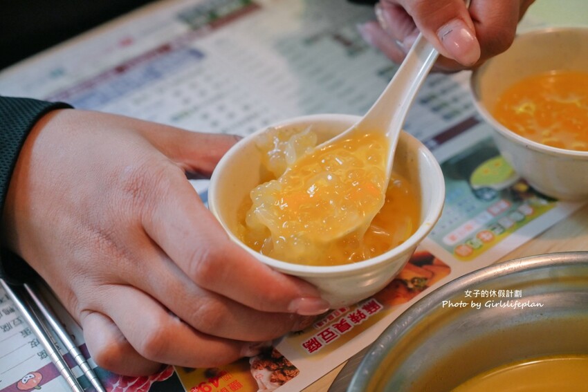 營業至凌晨4點老字號平價連鎖火鍋,自助吧除了汽水飲料還有楊枝甘露 、愛文芒果霜淇淋小美冰淇淋等可以吃到飽喝到飽,CP值有夠高