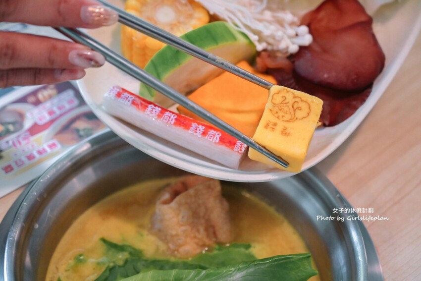 營業至凌晨4點老字號平價連鎖火鍋,自助吧除了汽水飲料還有楊枝甘露 、愛文芒果霜淇淋小美冰淇淋等可以吃到飽喝到飽,CP值有夠高