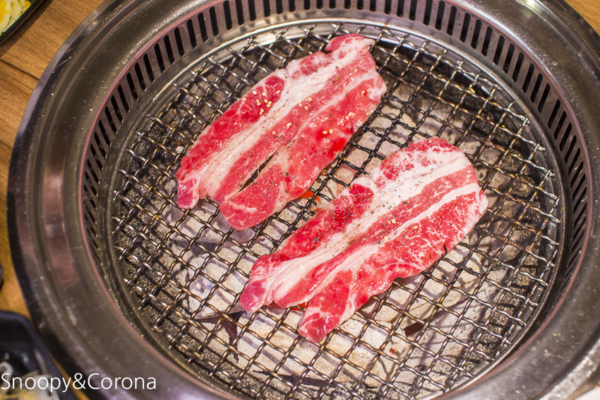 【新北市美食】板橋燒烤吃到飽|燒惑日式炭火燒肉店~生日送和牛套餐、KIRIN Bar啤酒無限暢飲