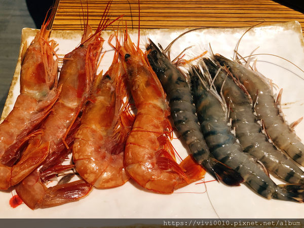 圓圓家愛吃貨-《板橋美食》府中站美味燒烤吃到飽，久天日式炭燒，板橋燒烤吃到飽餐廳，高CP值的聚餐好去處