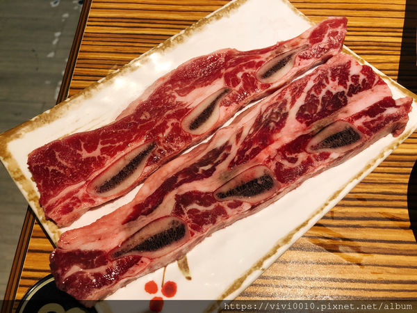 圓圓家愛吃貨-《板橋美食》府中站美味燒烤吃到飽，久天日式炭燒，板橋燒烤吃到飽餐廳，高CP值的聚餐好去處