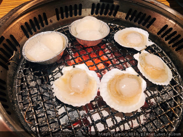 圓圓家愛吃貨-《板橋美食》府中站美味燒烤吃到飽，久天日式炭燒，板橋燒烤吃到飽餐廳，高CP值的聚餐好去處