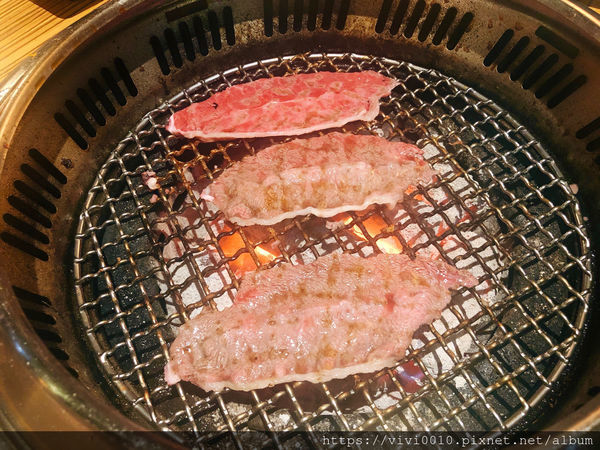 圓圓家愛吃貨-《板橋美食》府中站美味燒烤吃到飽，久天日式炭燒，板橋燒烤吃到飽餐廳，高CP值的聚餐好去處