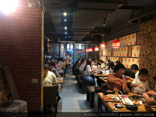 圓圓家愛吃貨-《板橋美食》府中站美味燒烤吃到飽，久天日式炭燒，板橋燒烤吃到飽餐廳，高CP值的聚餐好去處