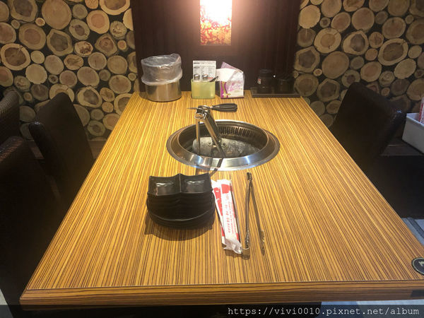 圓圓家愛吃貨-《板橋美食》府中站美味燒烤吃到飽，久天日式炭燒，板橋燒烤吃到飽餐廳，高CP值的聚餐好去處