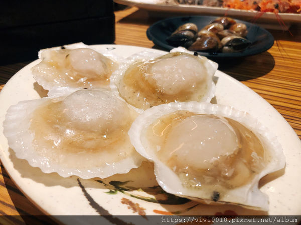 圓圓家愛吃貨-《板橋美食》府中站美味燒烤吃到飽，久天日式炭燒，板橋燒烤吃到飽餐廳，高CP值的聚餐好去處