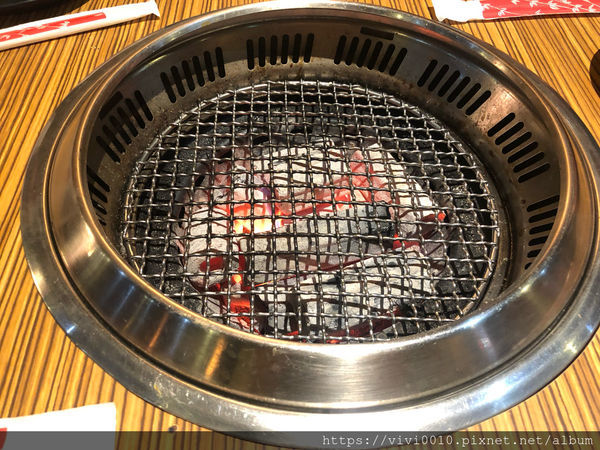 圓圓家愛吃貨-《板橋美食》府中站美味燒烤吃到飽，久天日式炭燒，板橋燒烤吃到飽餐廳，高CP值的聚餐好去處