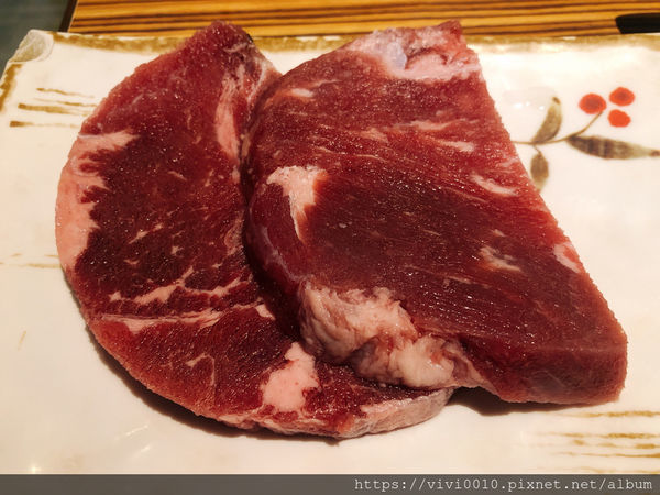 圓圓家愛吃貨-《板橋美食》府中站美味燒烤吃到飽，久天日式炭燒，板橋燒烤吃到飽餐廳，高CP值的聚餐好去處