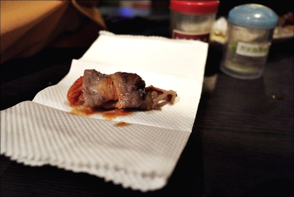 燒肉眾精緻炭火燒肉：烤物有特色、擺盤具匠心，適合上班族的休閒夜烤【燒肉眾精緻炭火燒肉】