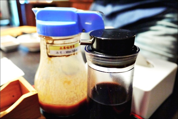 燒肉眾精緻炭火燒肉：烤物有特色、擺盤具匠心，適合上班族的休閒夜烤【燒肉眾精緻炭火燒肉】