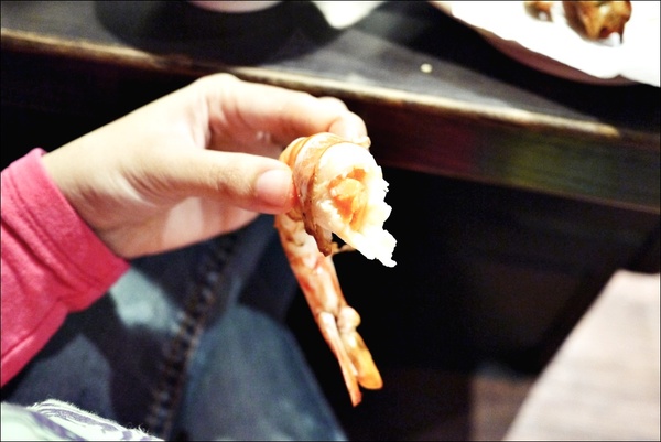 燒肉眾精緻炭火燒肉：烤物有特色、擺盤具匠心，適合上班族的休閒夜烤【燒肉眾精緻炭火燒肉】