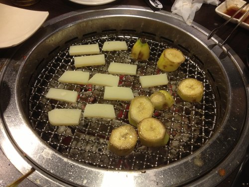 板橋燒肉眾-老板我們又沒少付錢 一定要讓我們擠成醬子嗎