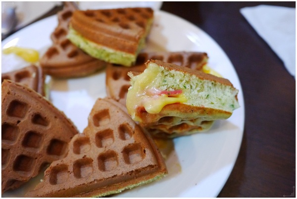 182巷鬆餅廚房：板橋也有盆栽奶茶？連男友都喜愛的好吃鬆餅在《182巷鬆餅廚房 》