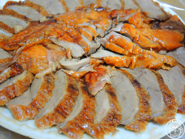 萬香烤鴨莊：呷飽祙【新北板橋･萬香烤鴨莊】烤鴨冠軍的美味