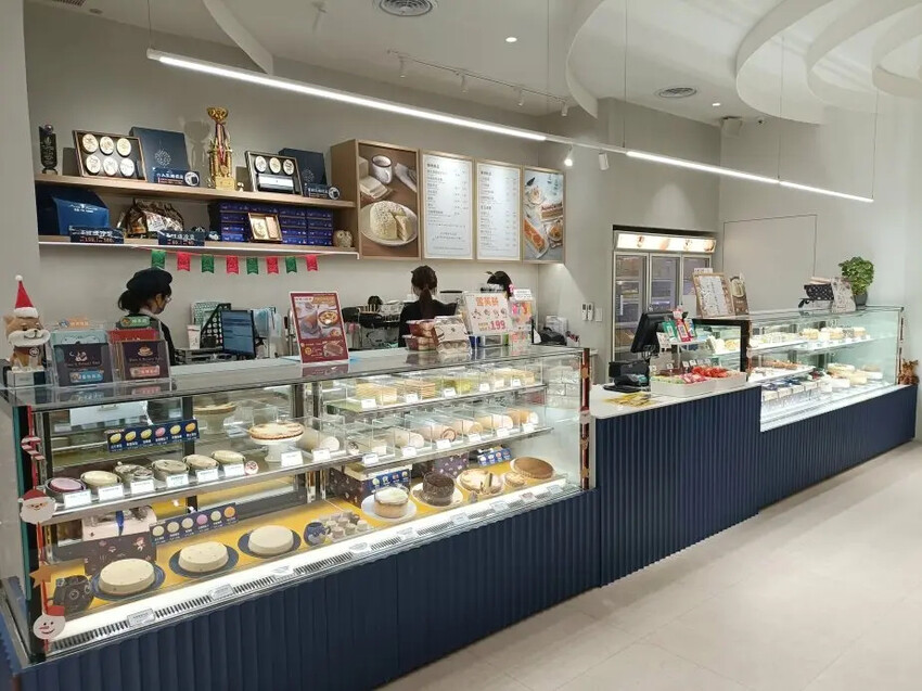 府中必吃人氣千層乳酪蛋糕，甜點控衝一波精緻下午茶。