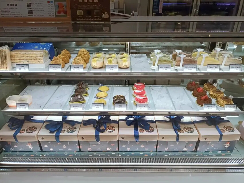 府中必吃人氣千層乳酪蛋糕，甜點控衝一波精緻下午茶。