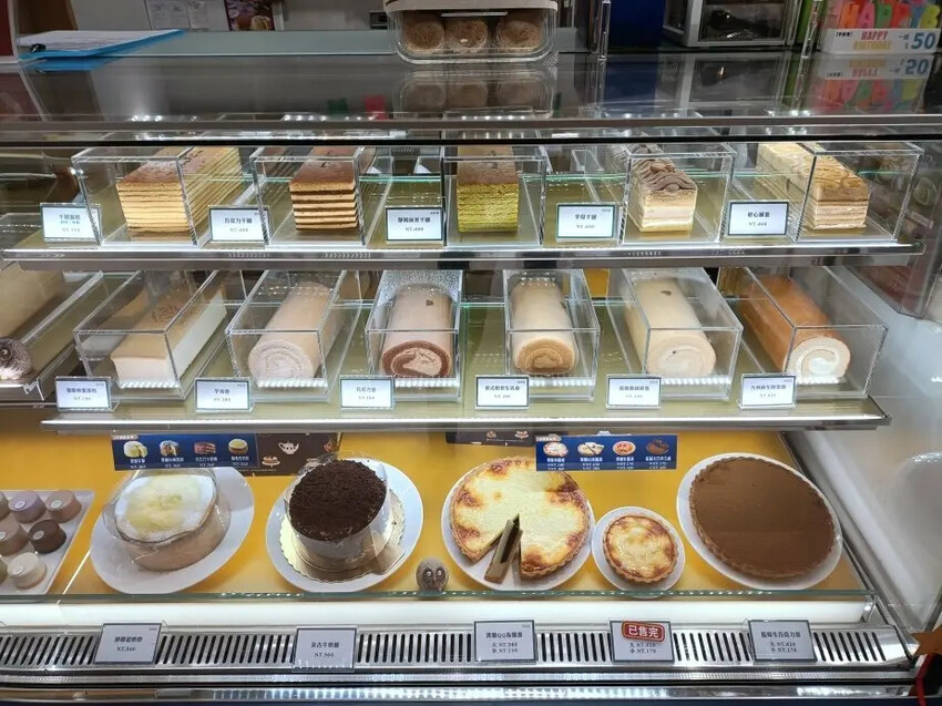 府中必吃人氣千層乳酪蛋糕，甜點控衝一波精緻下午茶。