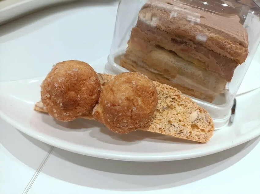 府中必吃人氣千層乳酪蛋糕，甜點控衝一波精緻下午茶。