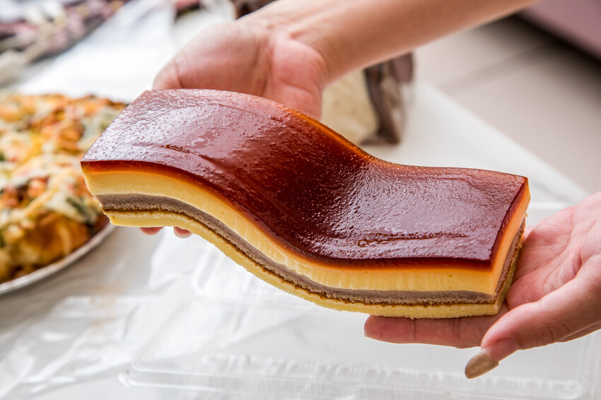 板橋名店！和泰興美食探險、招牌布丁條口感奇特、台式麵包豐富