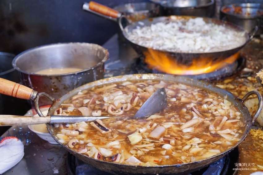 [板橋美食] 黃石市場裡的一頁傳奇 高記生炒魷魚 - 安妮的天空
