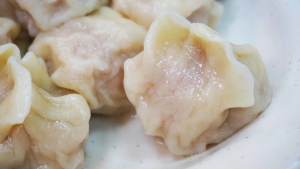 【板橋美食】二哲家-皮薄餡多,在地人都推薦的美味水餃店