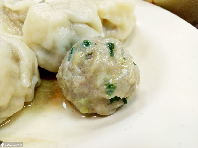 【新北板橋】二哲家 | 內餡像是包顆貢丸的水餃(不誇張) 紅蘿蔔口味必吃相信我