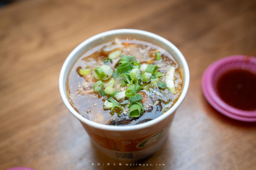 黃金傳奇水餃｜板橋黃昏市場的水餃專賣店，30年的老味道水餃、鍋貼、水煎包都好吃，板橋江子翠捷運站美食推