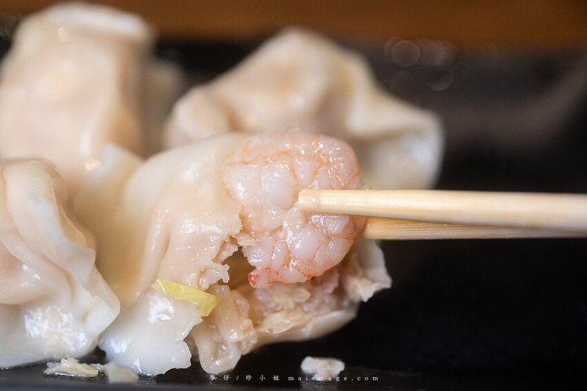 黃金傳奇水餃｜板橋黃昏市場的水餃專賣店，30年的老味道水餃、鍋貼、水煎包都好吃，板橋江子翠捷運站美食推