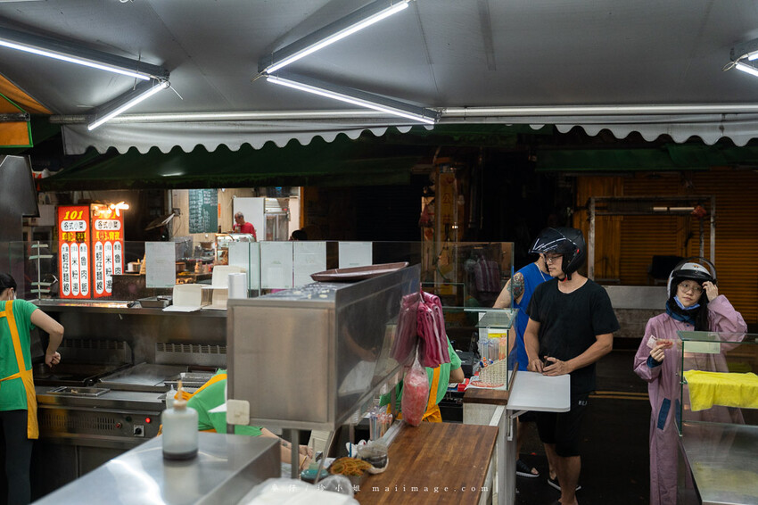 黃金傳奇水餃｜板橋黃昏市場的水餃專賣店，30年的老味道水餃、鍋貼、水煎包都好吃，板橋江子翠捷運站美食推